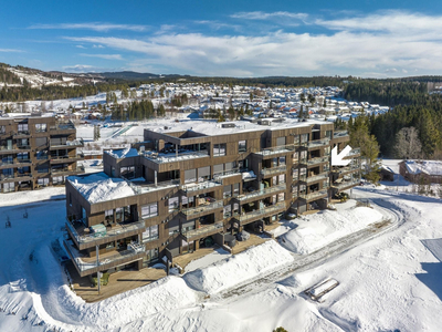 Meget tiltalende 2-roms leilighet fra 2017 - Fantastisk utsikt og gode solforhold - Fjernvarme - Parkeringskjeller -Heis