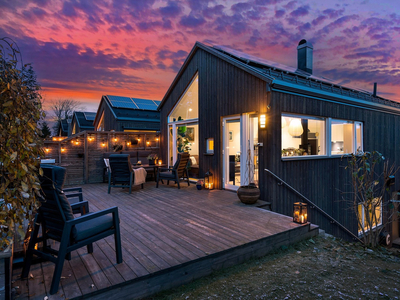 Sjelden mulighet! Strøken enebolig fra 2019 med solcellepanel, carport og eksklusive tilvalg. Meget barnevennlig!