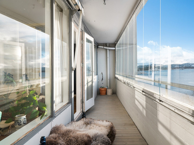 Kjekk leilighet med nydelig utsikt mot Gandsfjorden samt gode solforhold.