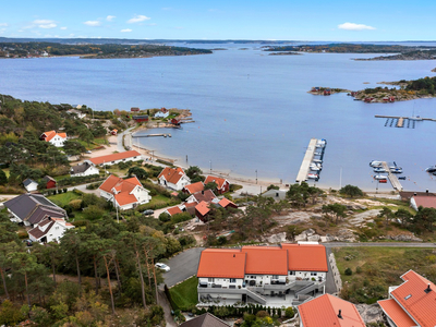 Skjærhalden - Lys og stilsikker leilighet ved sjøen. 2 garasjeplasser!