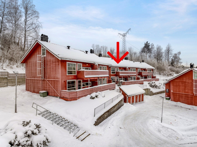 Urbant på sydsiden av sentrum! Eierleil. m/ balkong, pent utsyn og vedfyring. Prima for bl.a. studenter/1.gangskjøpere.