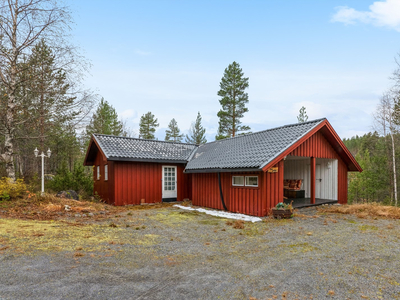 Jondalen - Småbruk på 195 daa tomt med fritidsbolig, eldre våningshus, låve og stabbur.