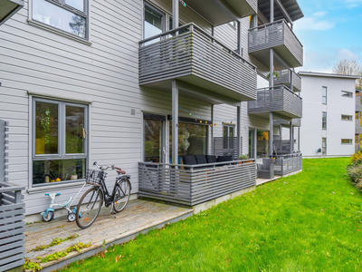 Nedenes - 3-roms leilighet i 1. etg. - 2 soverom - Carport m/bod - Vestvendt terrasse