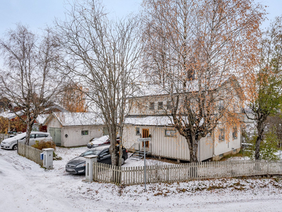 Oppussingsobjekt - Enebolig med stor & solrik tomt - Sentral beliggenhet på Hjellum - Bra potensial!