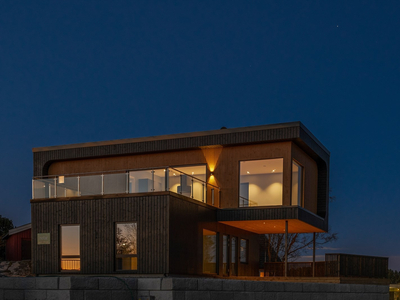 Lekker enebolig med moderne arkitektur. Flott utsikt, gode solforhold og høy standard