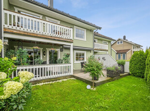 Drengsrud/Asker - Lekker 3-roms leilighet, stor terrasse, carport, nærhet til skoler, barnehage og sentrum