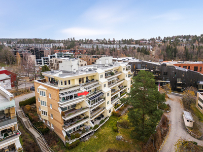 Kolbotn Terrasse - Stor 2-roms leilighet - Heis - Garasje - Innglasset balkong - Leiligheten trenger oppussing