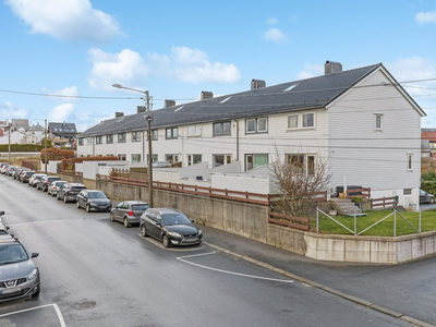 Rekkehus beliggende i attraktivt boligområde nær sentrum - Stor terrasse og gode solforhold