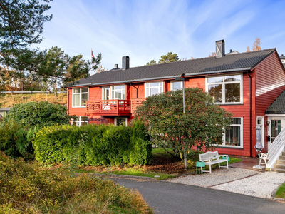 Stor 2-roms seniorleilighet (+55 år) i flotte omgivelser i Våkleivskogen Borettslag på Bønes.