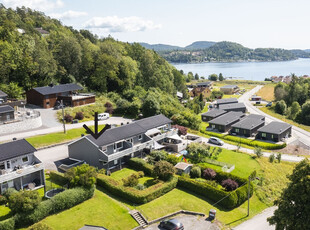 Oppussingsobjekt med stort potensial. Attraktiv beliggenhet på Heistad. 3 sov - garasje og egen hageparsell.