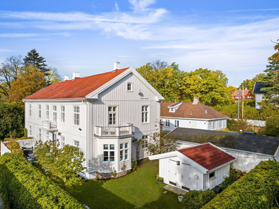 Historiske Tuengen Gård - Sjarmerende familiebolig med etterspurt beliggenhet - Idyllisk og solrik hage - 3 P-plasser