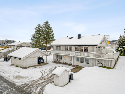 Enebolig i Hunndalen - garasje og carport - stor solrik terrasse på 39 m2