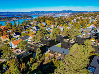 Prestisjeprosjekt - Påkostet enebolig over 3 etasjer med storslått utsikt fra 55kvm takterrasse og dobbeltgarasje