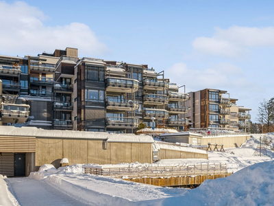 Stor og lekker 4-roms leilighet i 1. etasje|Egen båtplass og 2 p-plasser|Attraktiv beliggenhet med fjordutsikt