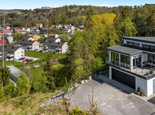 Spennende og luftig villa i Knardal - Brønnhøydåsen! Utsikt/Kveldssol/Moderne