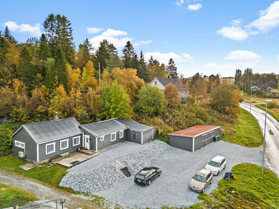 Enebolig med uthus/redskapbod og stor tomt