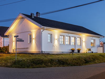 Velholdt og koselig enebolig m/alt på ett plan fra 2007 | Sommerstue | Sentralt mellom byene | Barnevennlig!