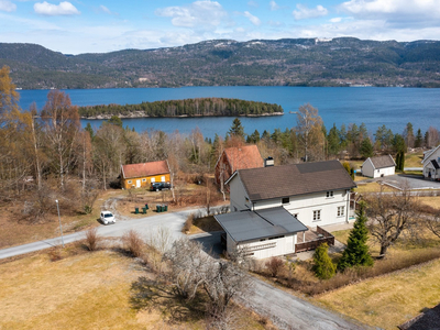 Stor enebolig m/int. garasje | Landlige omgivelser med flott utsikt mot Eikern | 5 soverom