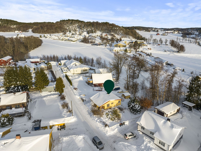 BUDRUNDE PÅGÅR! Enebolig i stille og rolige omgivelser - Solrikt - Barnevennlig område - renoveringsobjekt!