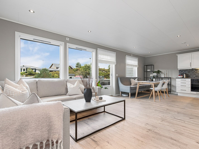 Tiltalende rekkehus med 2 soverom og terrasse på 28m² - Bad 2019 - Garasje - Perfekt førstegangskjøp - Bør sees!