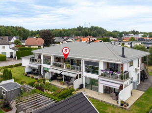 Nanset - Nyere leilighet (bygget 2020) med gjennomført god standard- Fin beliggenhet - Stor solrik balkong - Carport