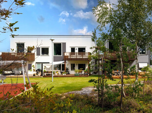 Ny 3-roms i idyllisk område: Sørvestvendt terrasse, moderne design, og naturen rett utenfor døren! Carport og elbillader