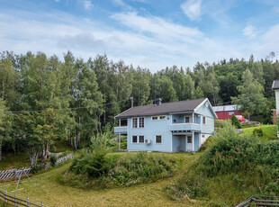 Enebolig med landlig og rolig beliggenhet | Høyt og fritt med flott utsikt og god solgang