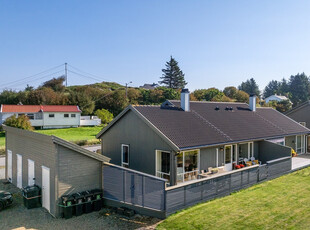 Innbydende halvpart av tomannsbolig med alt på en flate - Stor, vestvendt terrasse