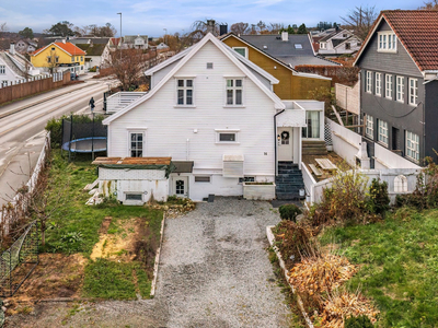 Innholdsrik enebolig på Ganddal med romslig tomt | 4 soverom