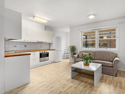 Lys 2-roms leilighet med sentral beliggenhet | 3.etg | Heis i bygget | Innglasset balkong | Parkering i garasjekjeller