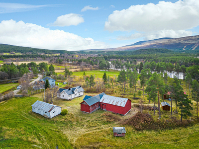 Småbruk i Os med med 3 teiger på totalt 68 mål | Enebolig og hytte | idyllisk beliggenhet | Kort vei til Os sentrum