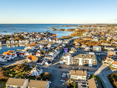 Flott leilighet med stor terrasse - Praktisk planløsning og store vindusflater - Garasje - Heis - Sentral beliggenhet!