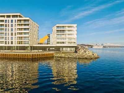 Stilig og helt ny hjørneleilighet med stor terrasse og spennende løsninger.