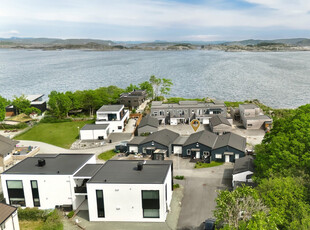 Lekkert rekkehus med god standard - Stor, solrik terrasse - Garasje - Strålende beliggenhet