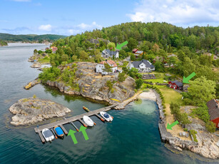 NY PRIS - Borøy - Nydelig eiendom med attraktiv beliggenhet ved sjøen! Brygge I Sjøbod l Garasje I Utsikt