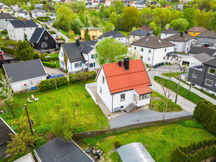 Sjarmerende enebolig med stor hage - Barnevennlig område, nært Brandenga skole - Kort vei til de fleste fasiliteter