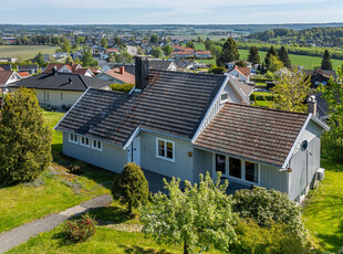 Unik mulighet: Oppgraderingsklar enebolig på attraktiv tomt!