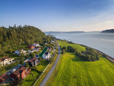 Flott familiebolig med frodige uteområder i et veletablert område | Romslig balkong med panoramautsikt | Gode solforhold