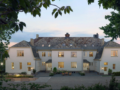 Renovert og ekstremt lekker leilighet med loggia og hage. Gjennomgående vakre detaljer og høy kvalitet. Garasjeplass.