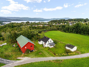 Eldre småbruk på Tvara - Ulefoss med behov for renovering.