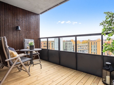 Helt ny, lys og moderne 4-R leilighet fra 2023 I 2 solrike balkonger I Fjernvarme I Garasje m/lader* I IN-ordning I Heis