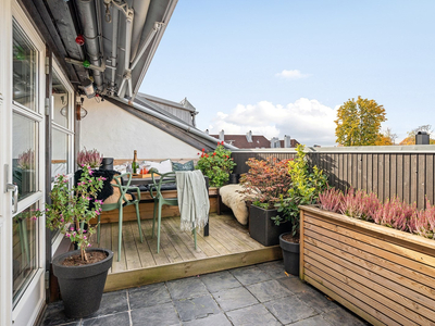 Loftsleilighet med vestvendt terrasse og utsikt - Peis - 92 m² gulvareal - Skjermet og meget attraktiv beliggenhet