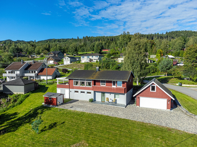 Feiring- Arealeffektiv enebolig i etablert boligområde| Flott utsikt og gode solforhold!