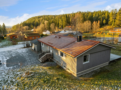 Snåsa - Enebolig med alle bofunksjoner på 1 plan. Flat og lettstelt tomt. 3 soverom. 2 bad.