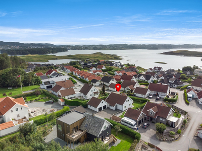 VISNING 10/1! Avaldsnes / Veldetun - Kjekk enebolig med dobbel garasje og pent opparbeidet tomt