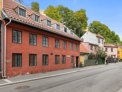Damstredet/Fredensborgveien 32: Ærverdig eiendom til salgs.