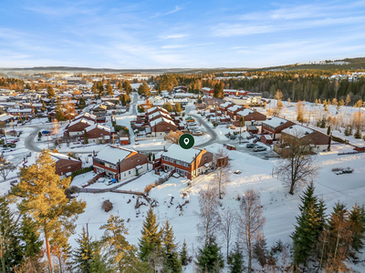 Arealeffektiv og familievennlig bolig | Barnevennlig område | 4 soverom | Elbillader | Skog og mark som nærmeste nabo