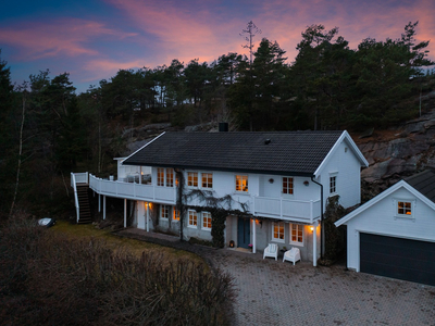 Kråkerøy - Stor familiebolig i attraktivt område, vannbåren varme, garasje og utsikt