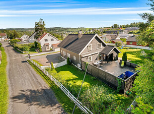 Gjøvik/Hunndalen-Meget innholdsrik villa over 3 plan-2 varmepumper-Barnevennlig-Garasje