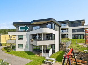 SOLBAKKEN TERRASSE - Innbydende leilighet med moderne planløsning og flott utsikt | Solrik, stor terrasse | Garasje